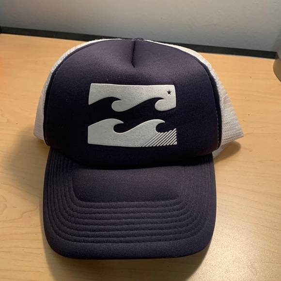 Billabong Other - Billabong trucker hat